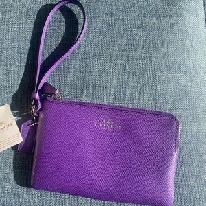 Coach Women's Small Corner Zip Crossgrain Leather Wristlet - Purple NWT